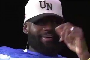 未来建队模式？老詹曾高情商回答：找个文班亚马这样的球员就行！