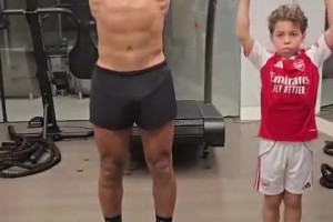 退役也自律！亨利此前晒健身房的锻炼视频！