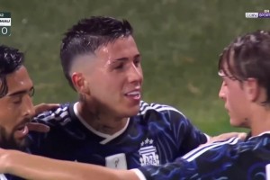 阿根廷先下一城！莫利纳传中助攻！恩佐禁区内包抄低射破门！