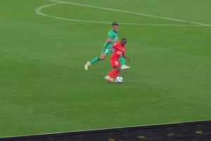 网友：现场视角看国安新援拉莫斯的防守压迫感真的强